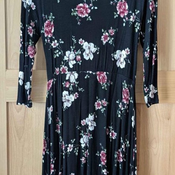 Women's Floral Spring Summer Plunge Flirty Dress Medium Large - Picture 2 of 2